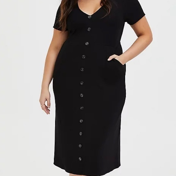 torrid Dresses & Skirts - Torrid Black Rib Button Midi Dress